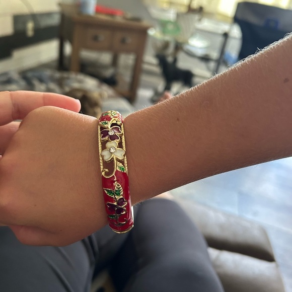 4/$100 Elegant Red and Gold Floral Bangle 8 inches 🎁 - Picture 1 of 6
